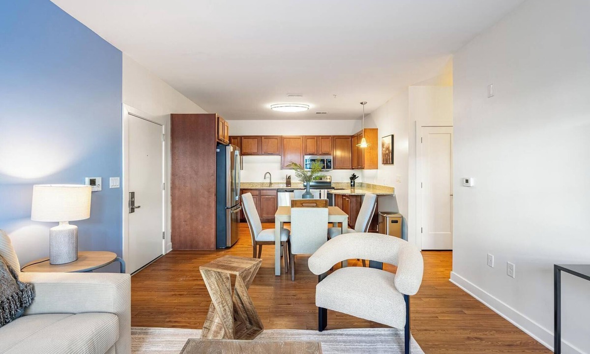 Albany Apartment | Landing | Stunning 2BD, Gym
