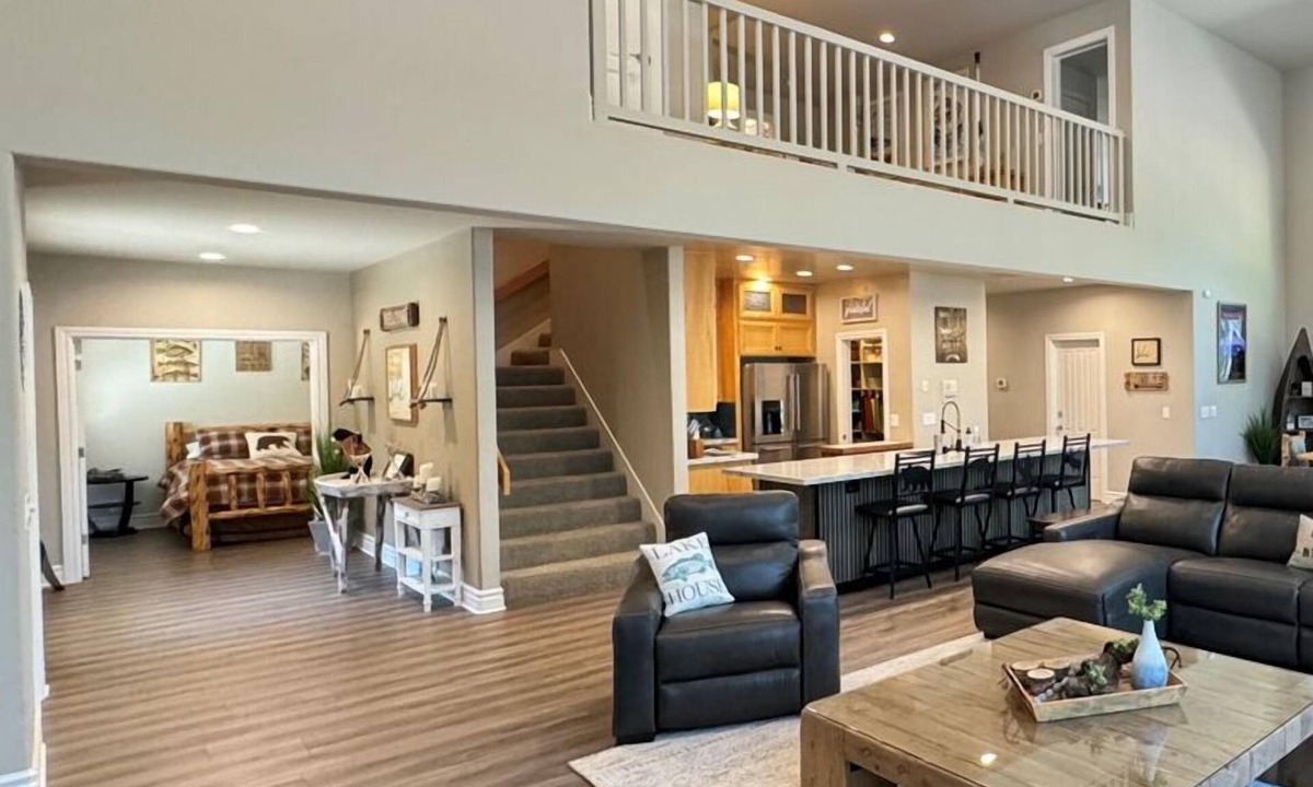 Lakehead House | Large Lakefront Paradise, 4000+ Sq Feet, Kayaks