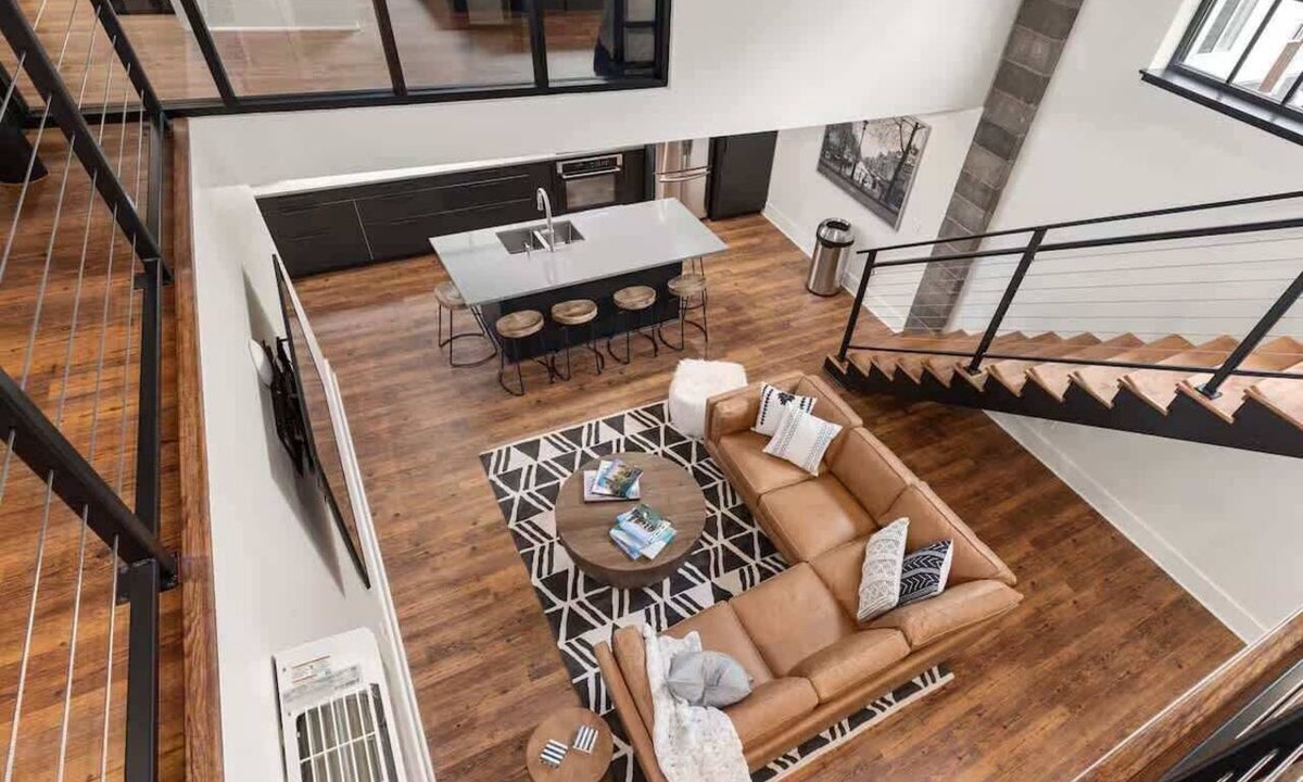 Grand Rapids Apartment | Lehigh Suite - Urban Sanctuary Luxury Stay with Private Parking