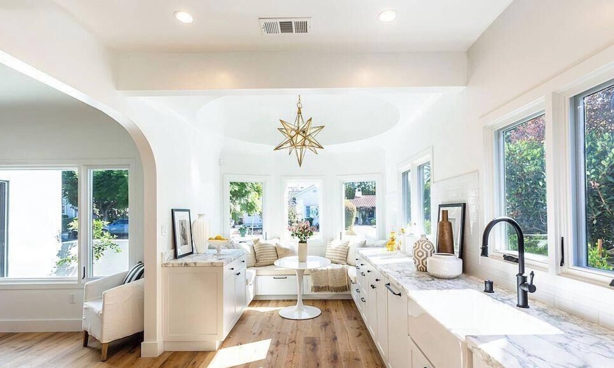 Beverly Grove House | Los Angeles retreat with with heated pool fire pit and beautiful outdoor areas