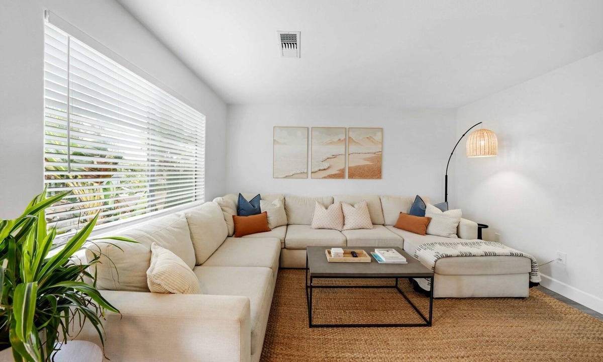 Leucadia House | Luxe & Spacious Retreat - Steps to Beach Game Room