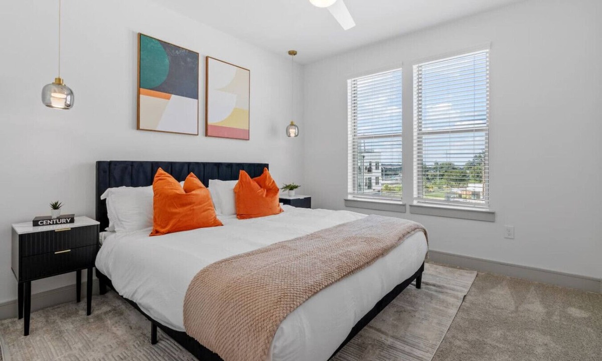 McNeil Apartment | Luxury King 1BD suite w Pool/Gym/Office & Parking