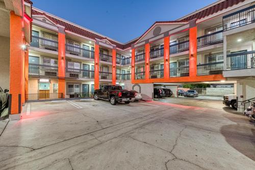 Sun Valley Hotel | Lyfe Inn & Suites by AGA - Sun Valley