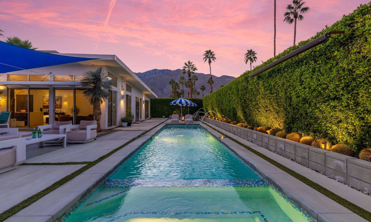 Warm Sands House | Modern Desert Oasis – Luxury Retreat