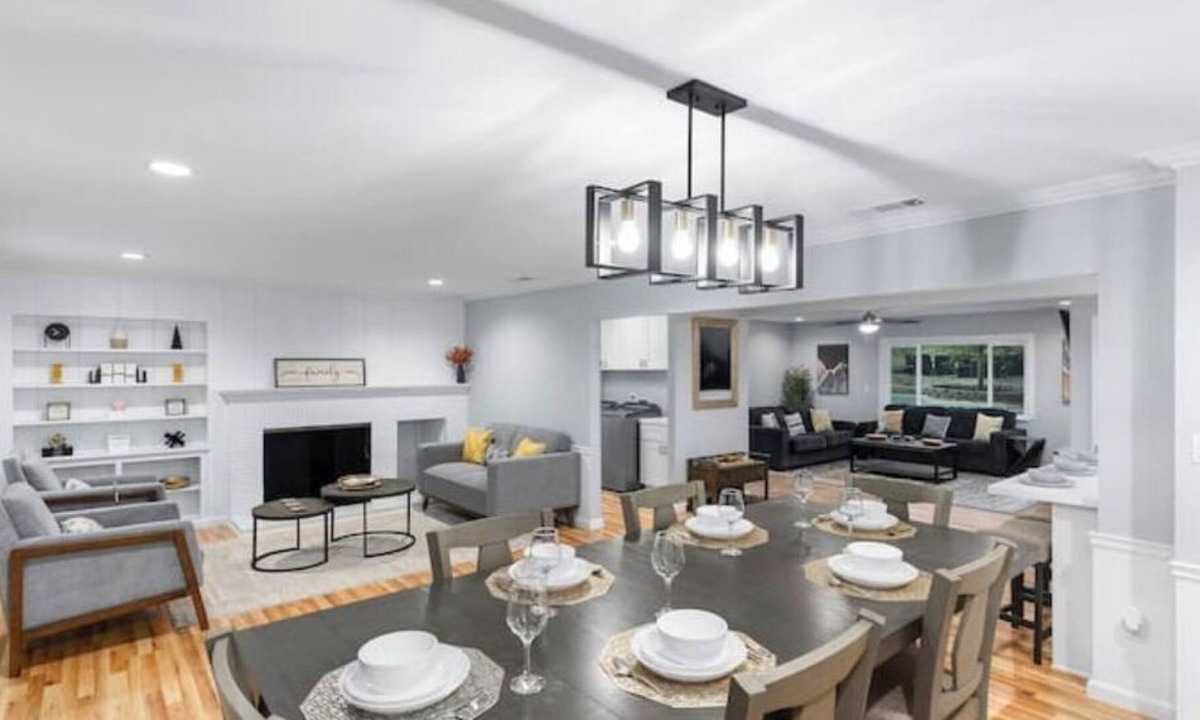 Spring Valley Villa | Modern Stay Getaway🧸 15 mins to Downtown/Beaches