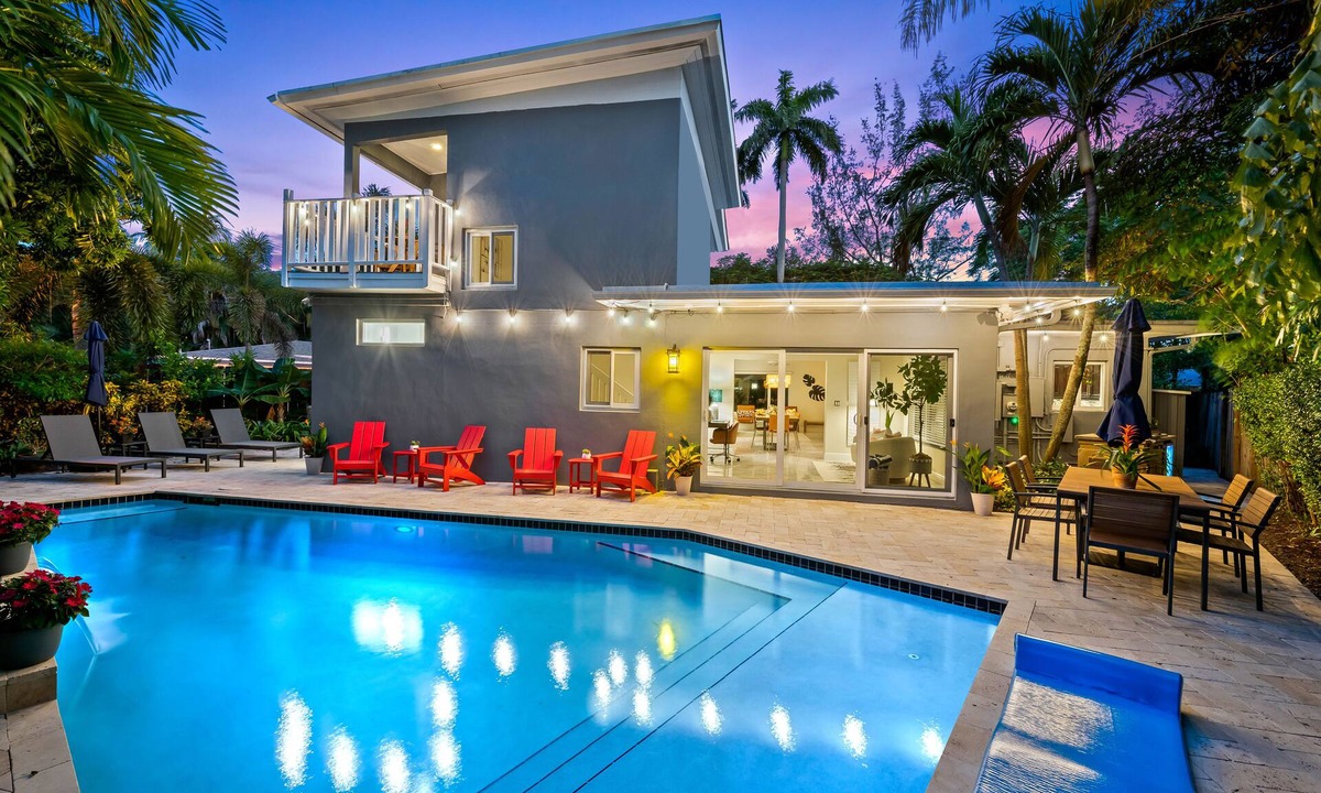 Wilton Manors House | Modern Tropical Oasis, Private Heated Pool, Walkable to Wilton Drive!