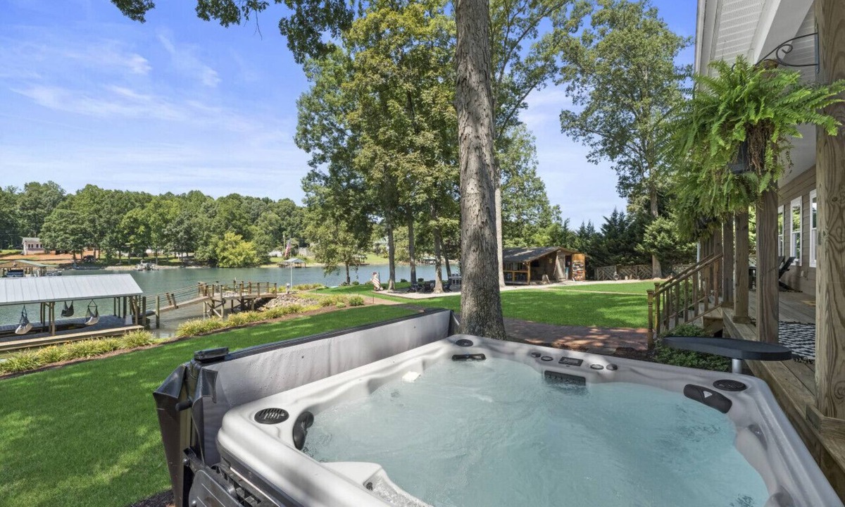 Mooresville House | Natural High Lakefront Retreat: Spacious Family Getaway with Entertainment Room, Huge Backyard, and More!