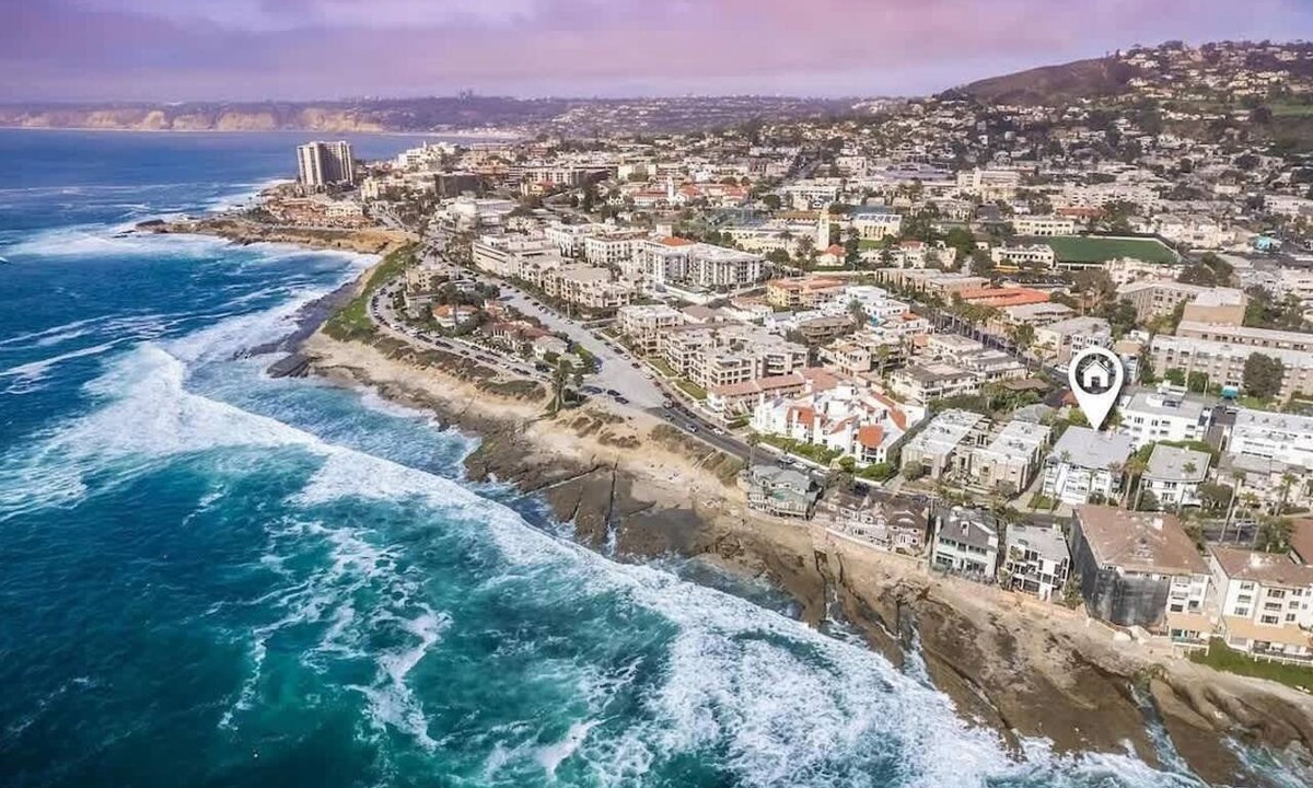 Village of La Jolla Condo | New lower rates - 1bd condo - walk to everything