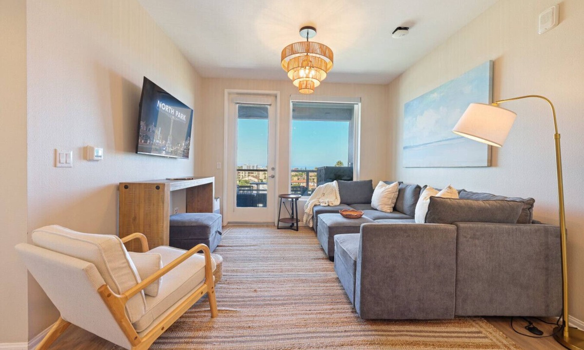 North Park Apartment | NEW Lux North Park Gem~King Beds~Workspaces~Parking~Central Location!