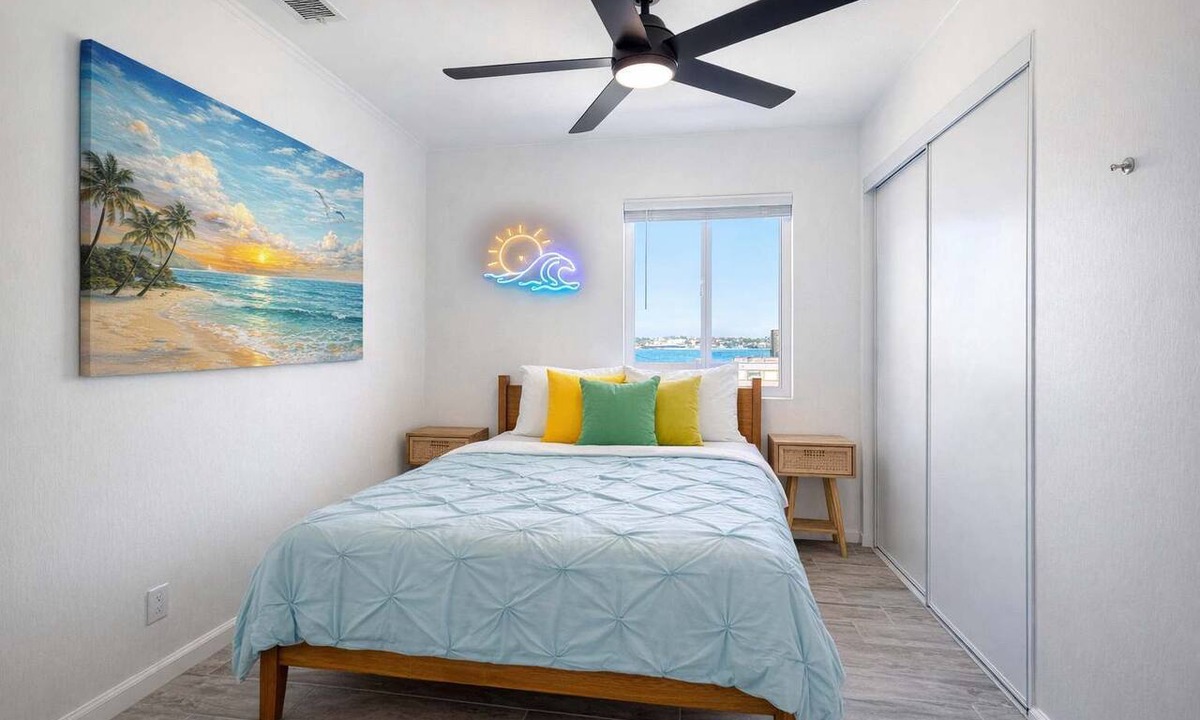 Mission Beach Apartment | New Top Floor Bayview Apt Steps to Bay & Boardwalk