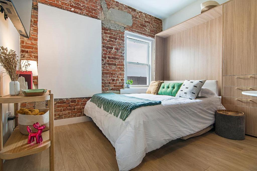 Downtown Apartment | Newly Renovated Glendale Studio - #203