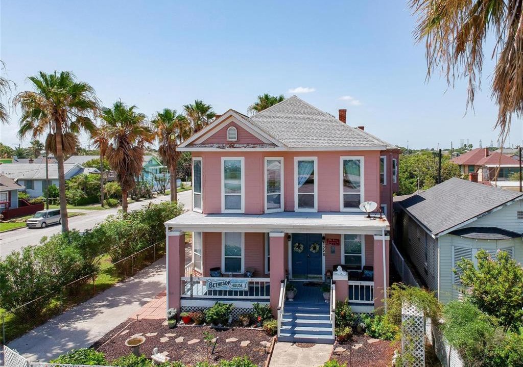 Galveston Hostel | Ocean House Hostel
