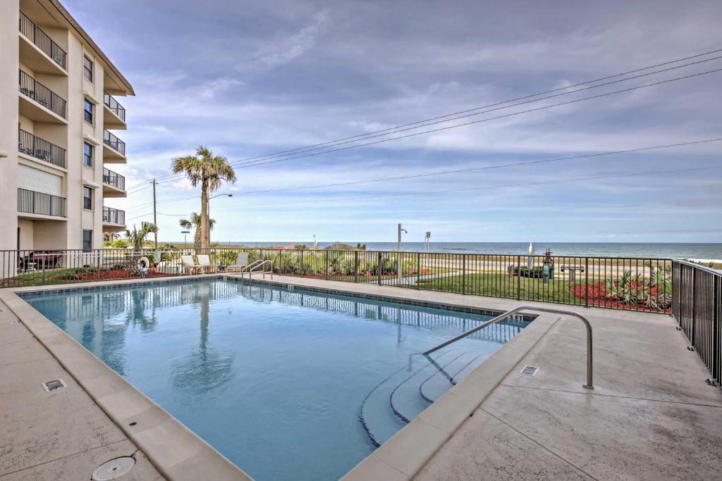 Ormond-by-the-Sea House | Oceanfront Ormond Beach Condo w/Pool Access!