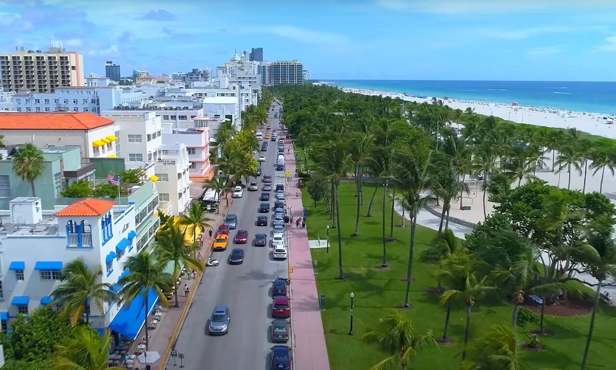South Beach Condo | Oceanfront perfect for Bachelor/ette and Reunions