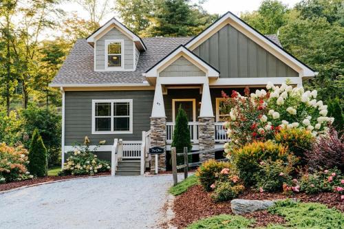 Skyland House | Olive Cottage Peaceful, Private Retreat
