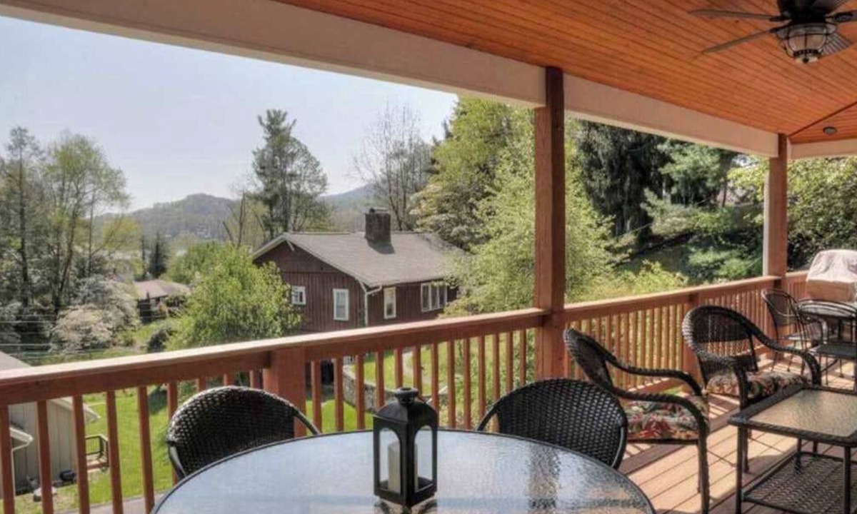 Lake Junaluska House | Open and modern upper-level space with WiFi, central AC, pool, wraparound deck