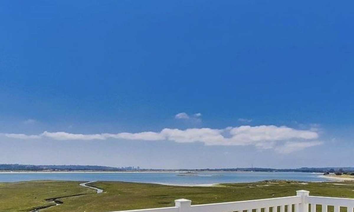 Crown Point Condo | Paradise on the bay - Luxury condo