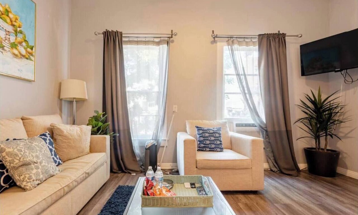 Pacific Terrace Hotel | Perfect for business trips, conventions & fun getaways — just a minute’s walk to the San Diego Convention Center, PETCO PARK, nightlife, and public transit. Includes secure, free parking for one vehicle plus a dedicated workspace and high-speed Wi-Fi