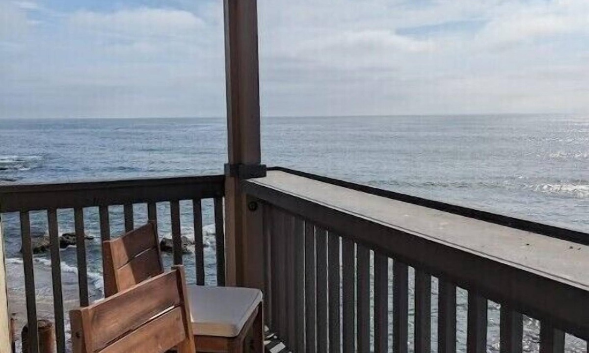 Sunset Cliffs Condo | Perfectly Remodeled Condo w/Panoramic Ocean Viewsnn