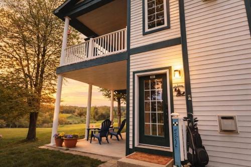 Chief Golf Cottages Villa | Picturesque Condo perfect for Golf, Families, Pools and Lake vacation