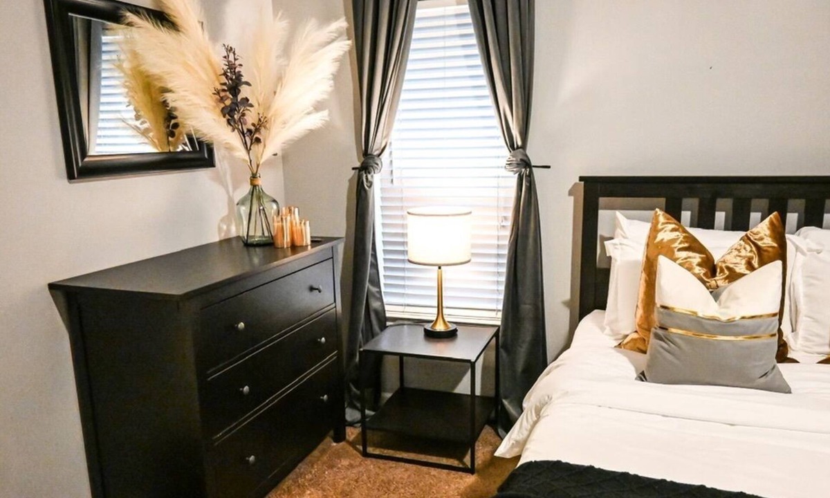Optimist Park Apartment | PLUSH - Entire Condo - Uptown Charlotte