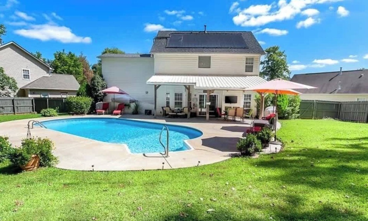 Mint Hill House | Pool is Open! 4BR Retreat Gameroom Sleeps 12