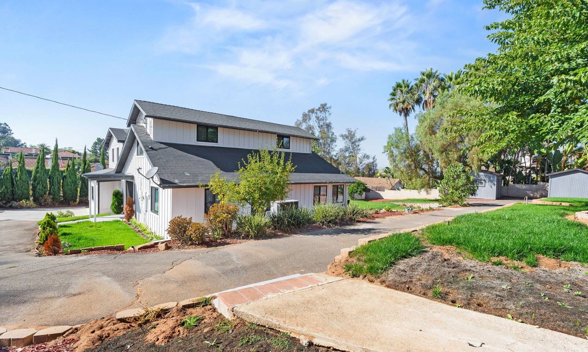 San Diego County House | Poway Farmhouse | 6BR, Game Room & Event Space