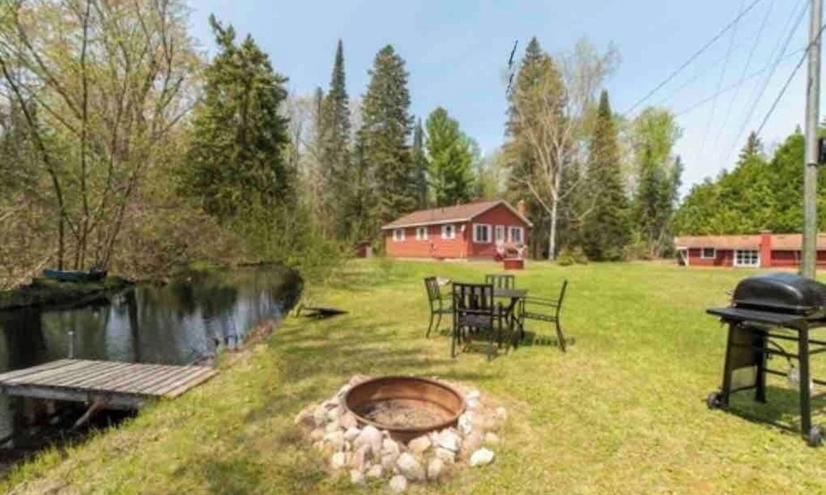 Cheboygan Cabin | Private 1 Acre Creekside Retreat , Game Room , Fire Pit , Kayaks