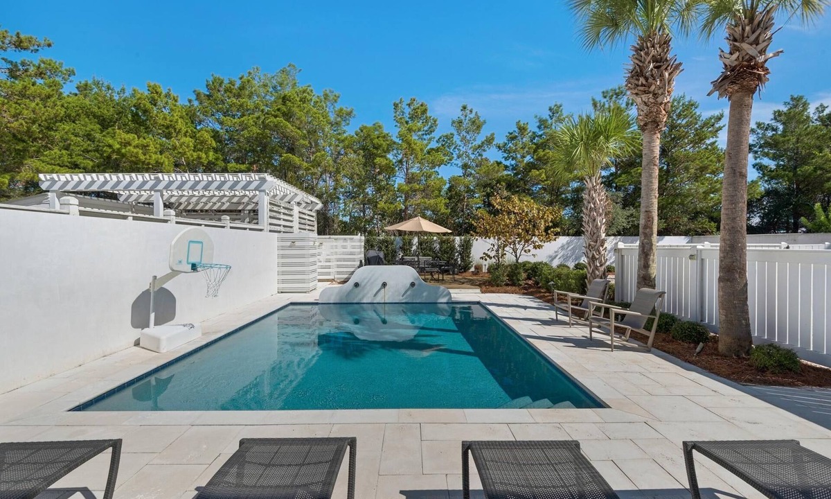 Rosemary Beach Cottage | PRIVATE BEACH ACCESS-Private Pool-4 Bikes-Private Parking 4 Bedrooms Sleeps 10