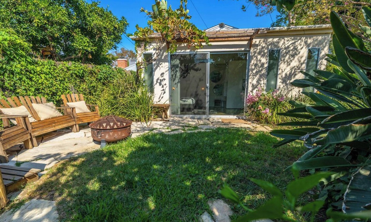 Valley Glen House | private bungalow jacuzzi and sauna
