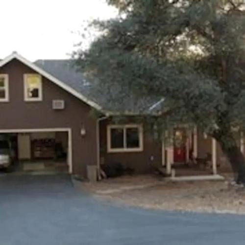 Penn Valley Cabin | Private Ground Floor Accommodation for a Couples' Getaway in Penn Valley, California