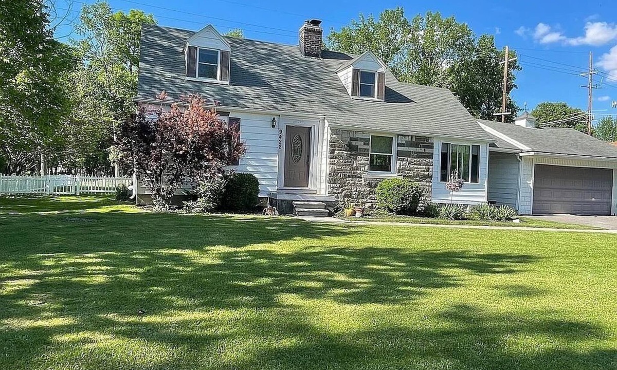 Grosse Ile Cottage | Private Island Cottage – Bring Your Boat – Free Public Launch on Grosse Ile