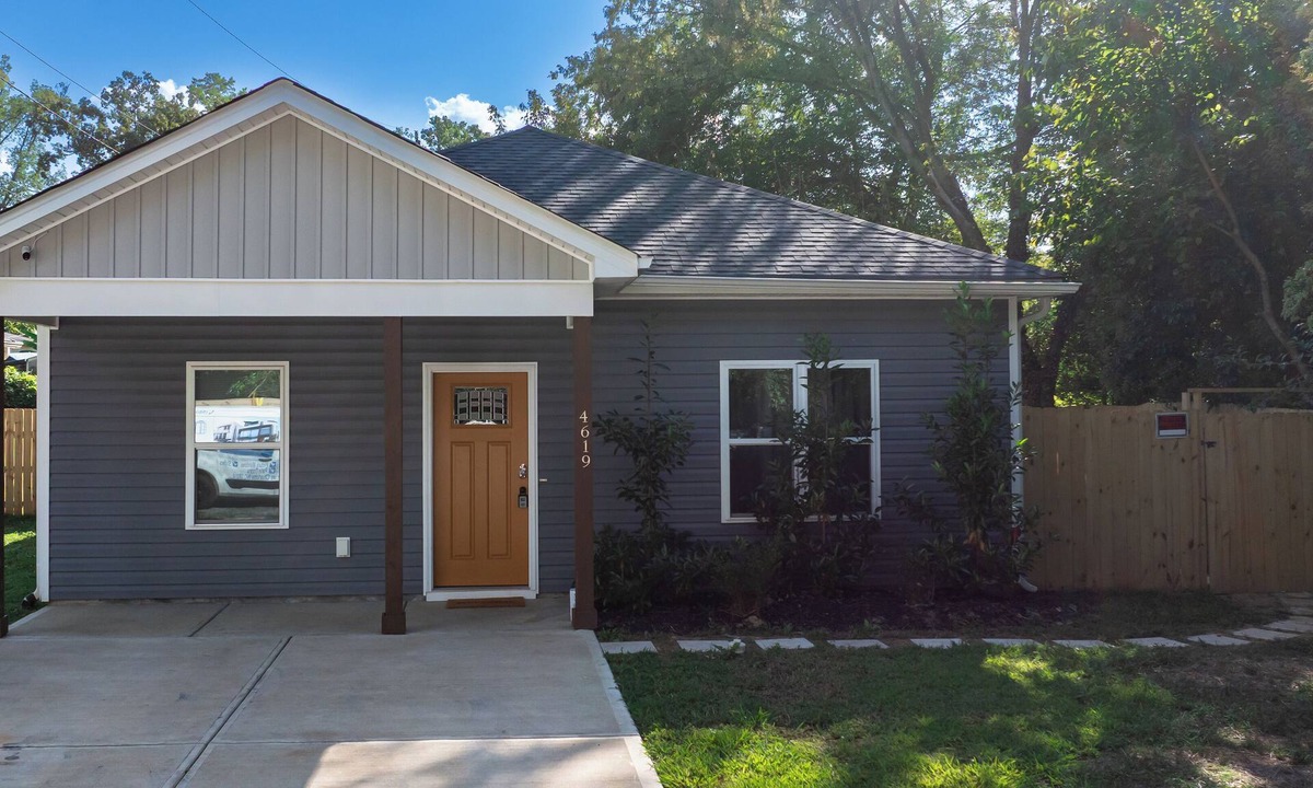 Paw Creek House | Quiet 3BR Home, Fast Wi-FI, 14 Min to Uptown Charlotte