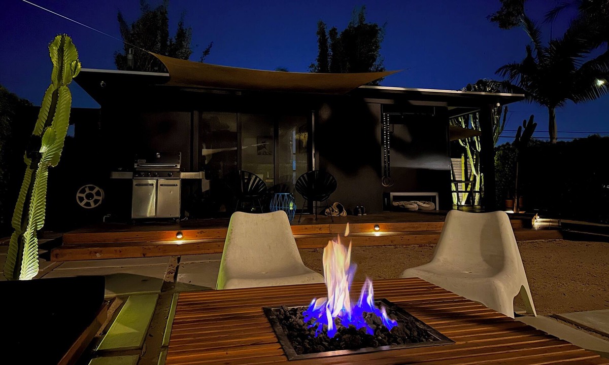 Mar Vista House | Rad Stay Mar Vista. Open concept two bedroom house with large private yard.
