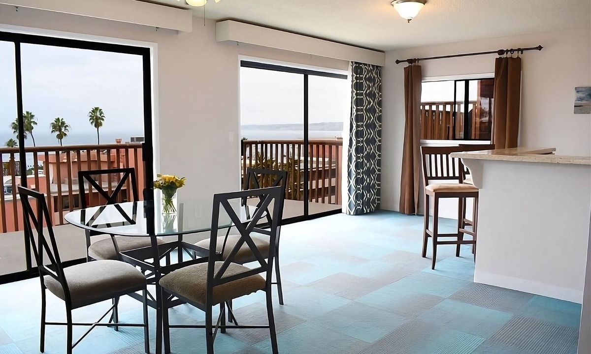 Village of La Jolla Hotel | Relax and Unwind! 2 Oceanview Units! Minutes Away to La Jolla Cove Beach!