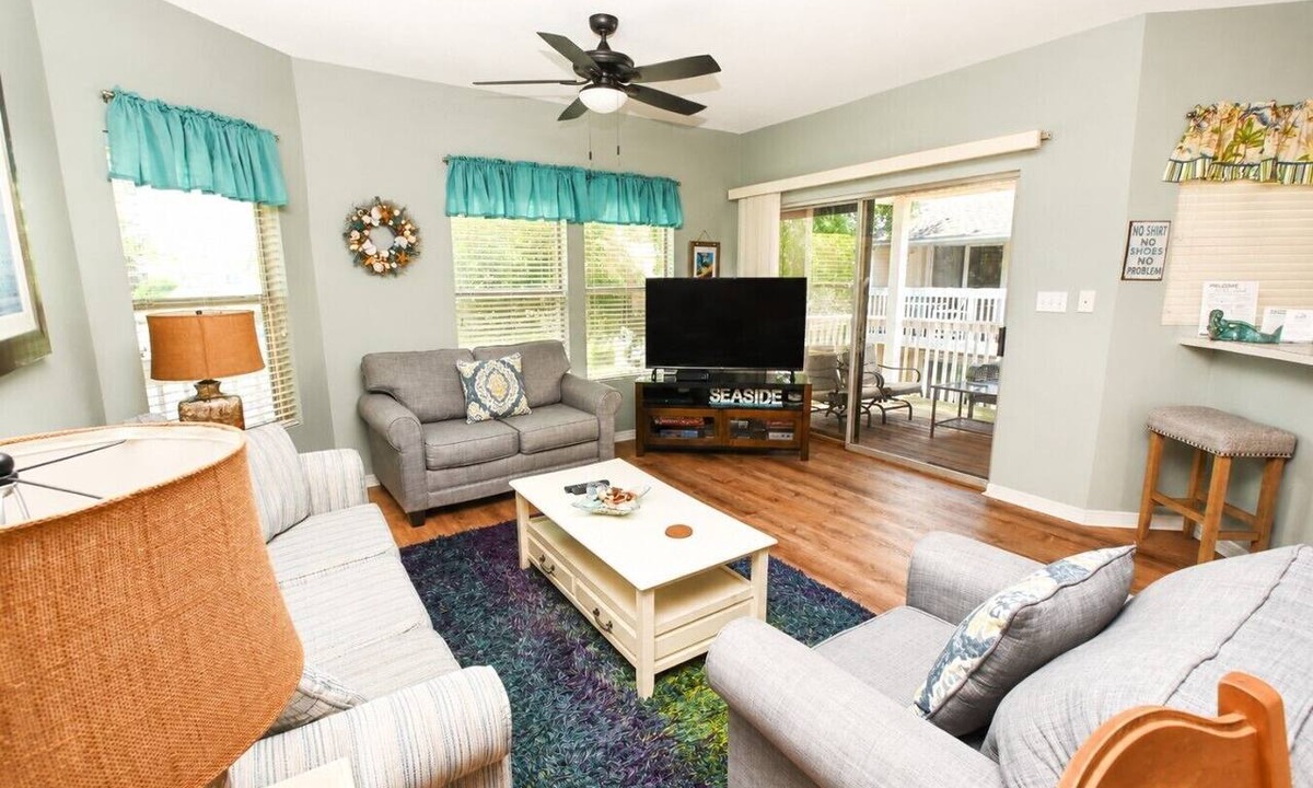 Holiday Isle Condo | Relaxing Destin Beach Walk Condo with Pool Views and Easy Beach Access Sandpiper Cove Unit 9201