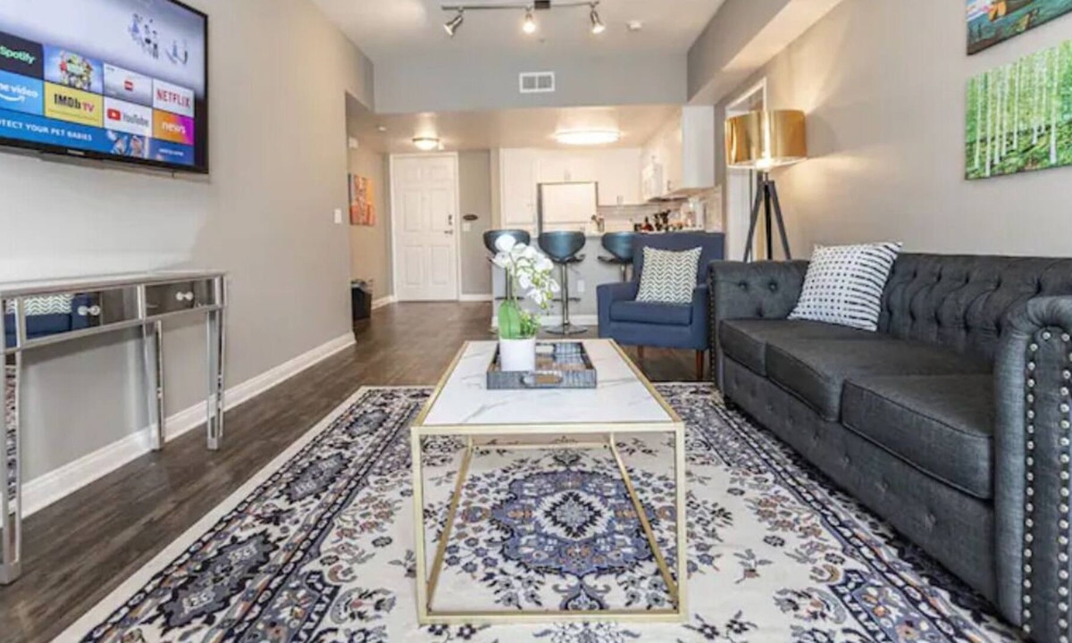 Mission Valley West Apartment | Resort Style by Beach w/Pool/Gym/Theater/King Beds