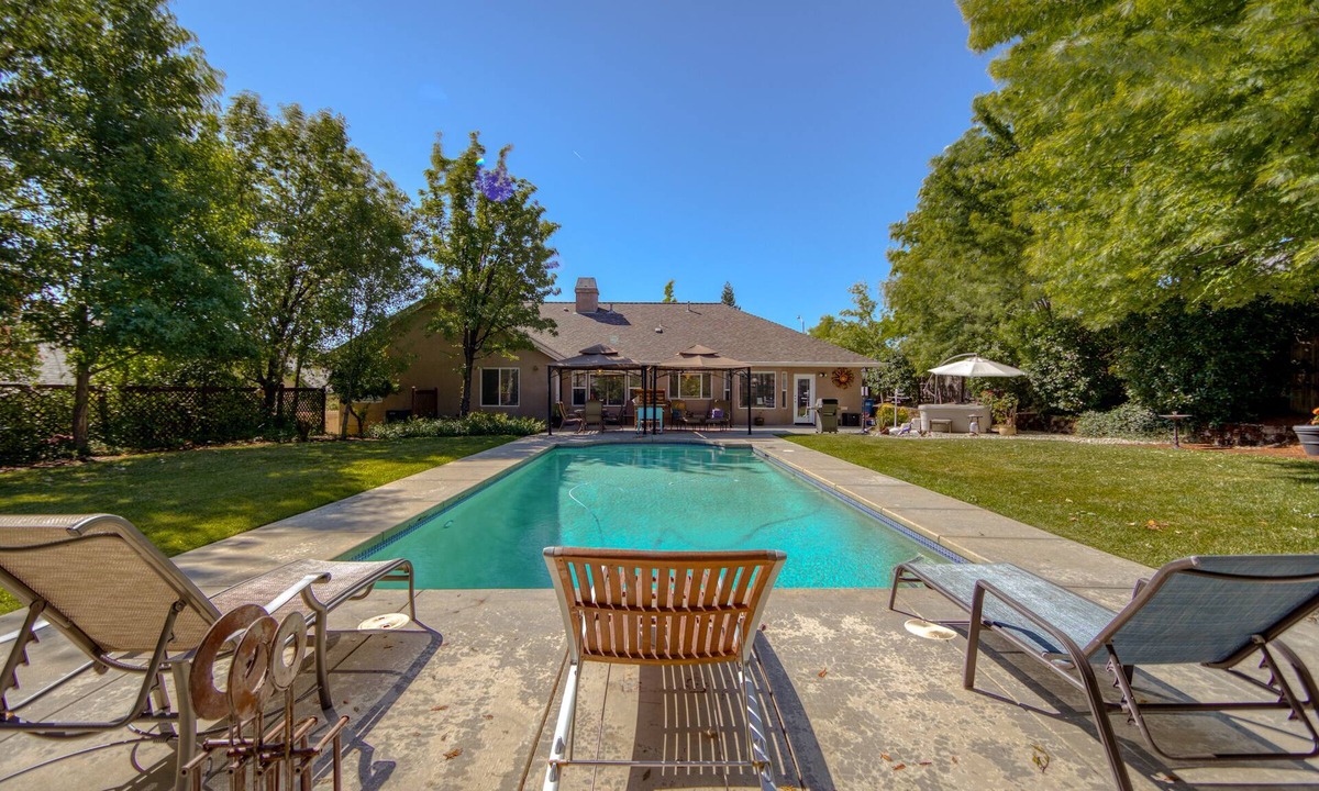 Columbia House | Rest, Relax, Rejuvenate!