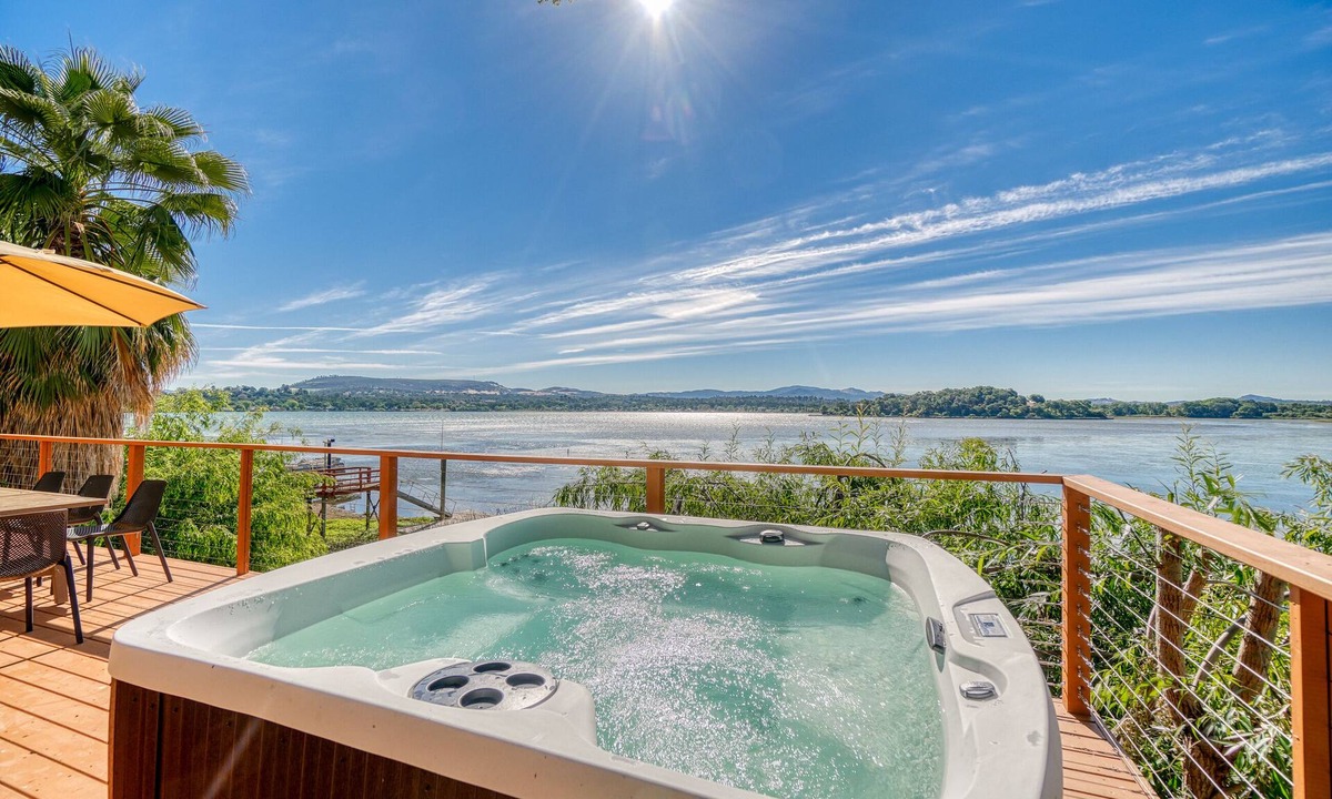 Lower Lake House | Romantic lakefront, hot tub under the stars, huge deck & private dock