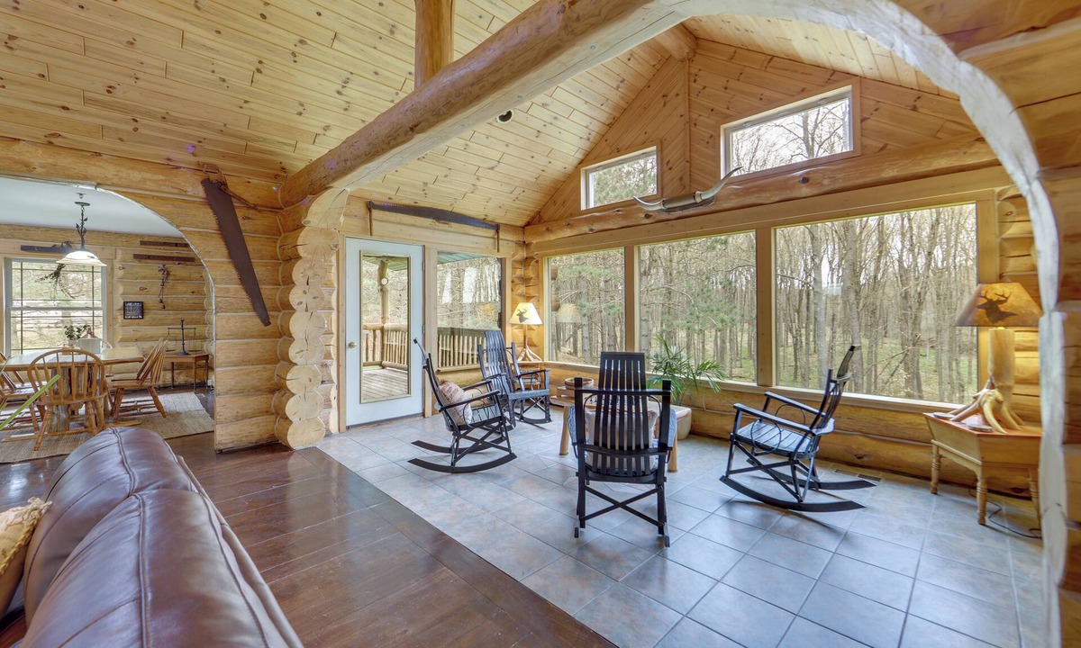 Tustin Cottage | Rustic Tustin Cabin on 7 Acres w/Fire Pit & Porch