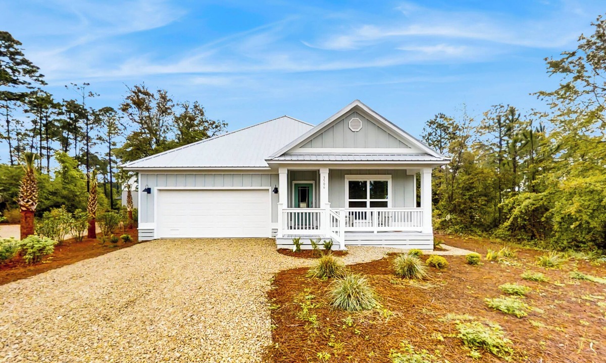 Carrabelle House | Saint Teresa Escape: Walk to Beach & Arcade!