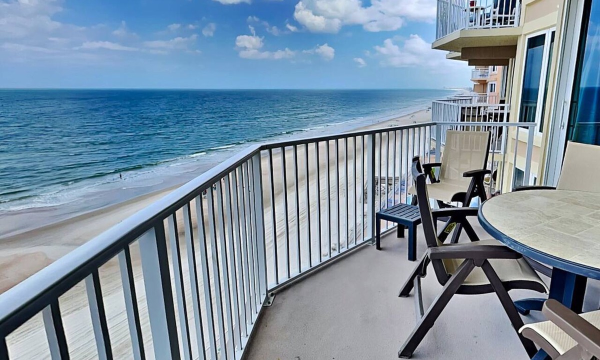 Daytona Beach Shores Condo | Shores Club 806 | Pet Friendly, Oceanfront Condo!