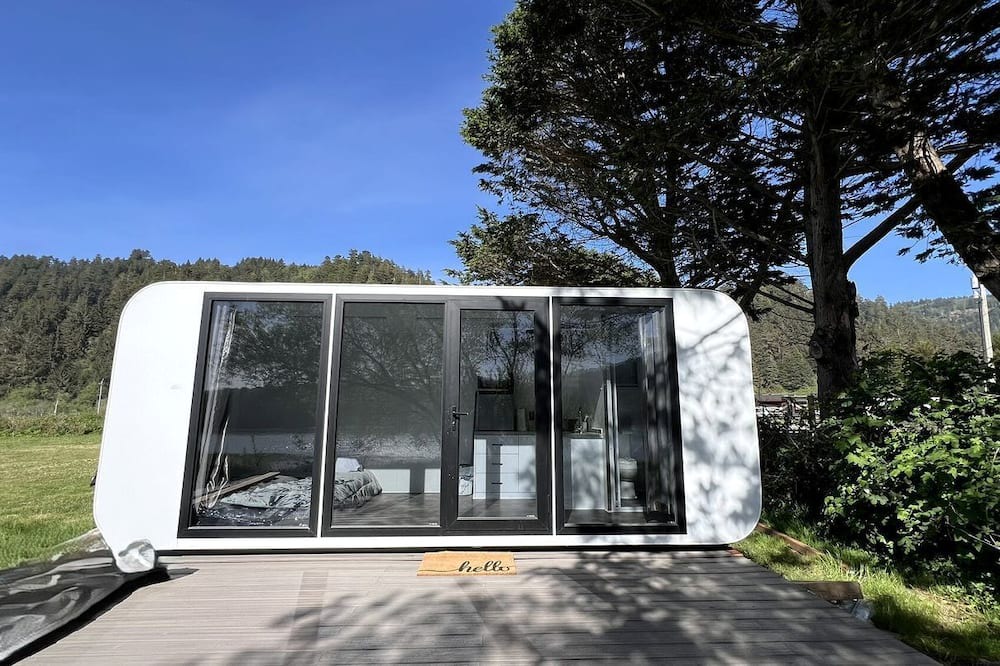 Klamath Cabin | Sleek and Modern Glamping Pod in Klamath, Perfect for a Getaway near the Pacific Ocean