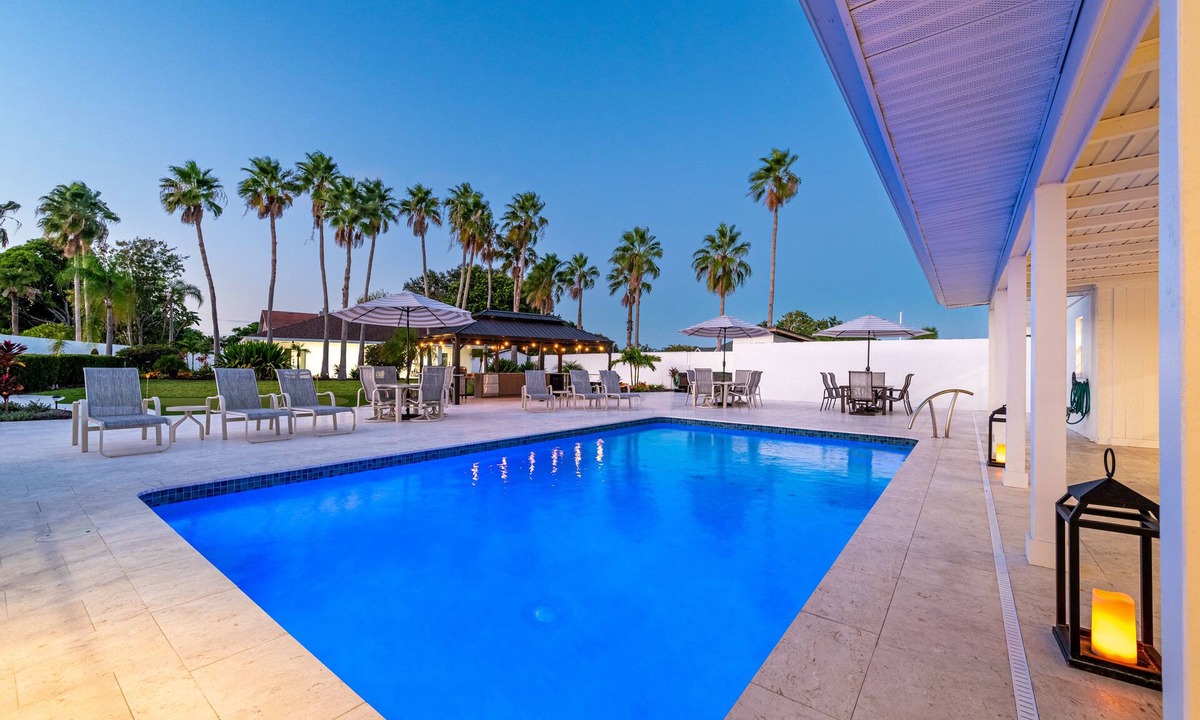 Palma Sola House | ⚓Sleeps 23! 2 Houses on 1 Acre, Min to AMI Beaches!⚓⛳