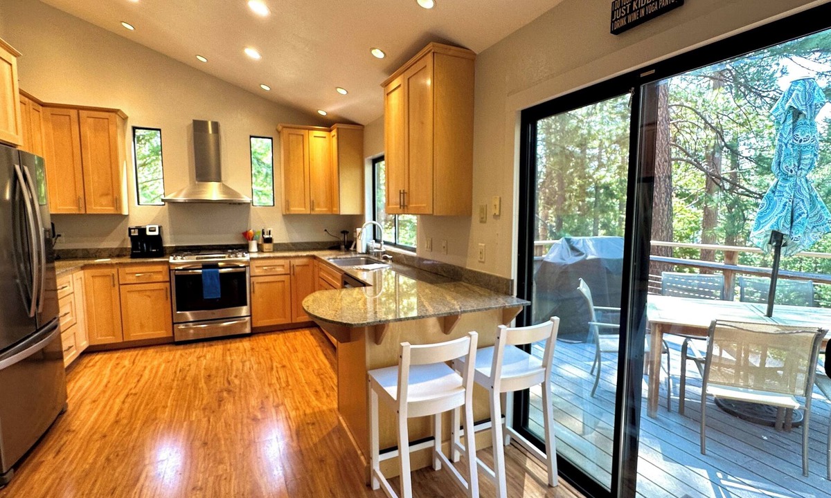 Tahoe Woods House | Slopes To Shore — Your Tahoe Adventure Hub! - {Hot Tub} {Game Room} {Gym}