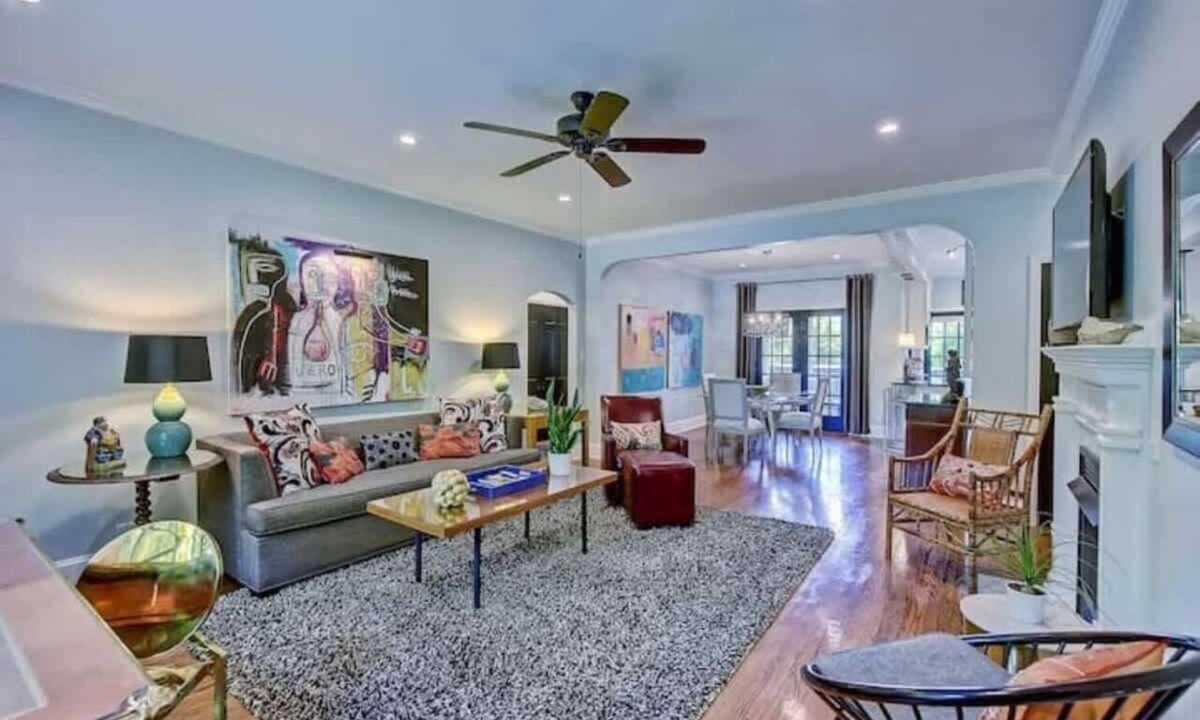 Myers Park Condo | Spacious 6BR Family Retreat | Parking | Near Uptown & Medical Centers