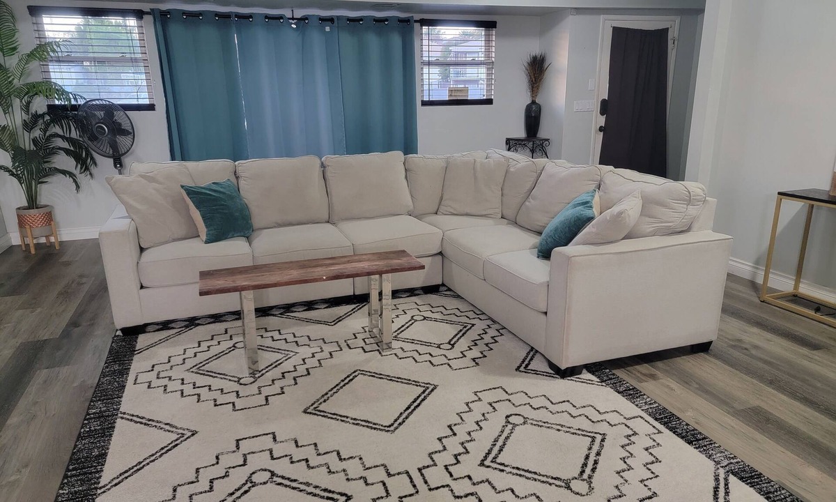 La Mesa House | Spacious Home Away from Home AND guest house