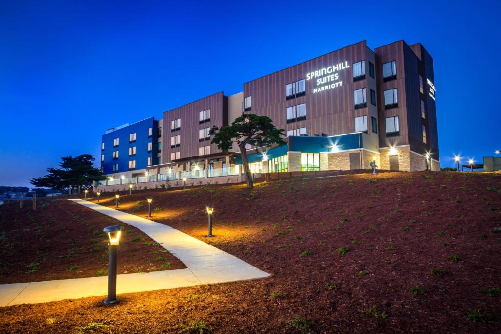 Marina Hotel | SpringHill Suites by Marriott The Dunes On Monterey Bay