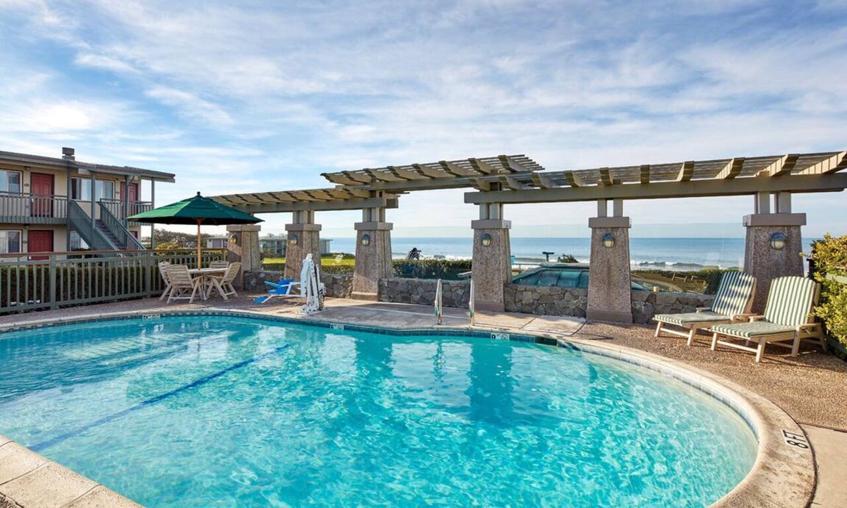 San Simeon Hotel | Standard King Room | Cavalier Oceanfront Resort | Convenience