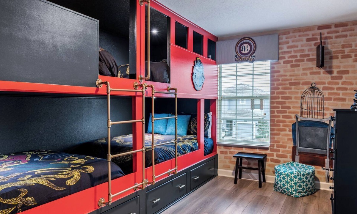 Bay Lake House | Star Wars Themed Games Room-Wizardry Themed Bedroom-Storey Lake -Amenities Incl.